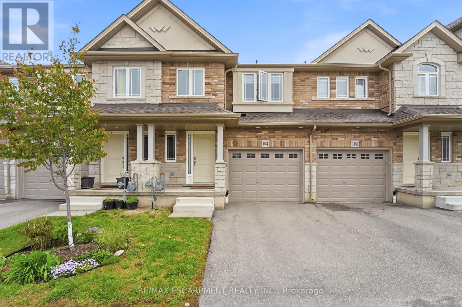 Townhouse at 104 LAGUNA VILLAGE CRESCENT, Hamilton