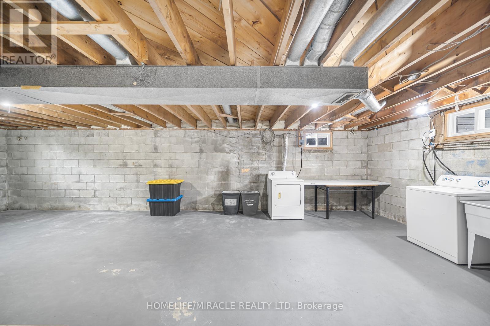 Detached at 207 BAKER STREET, Stirling-Rawdon