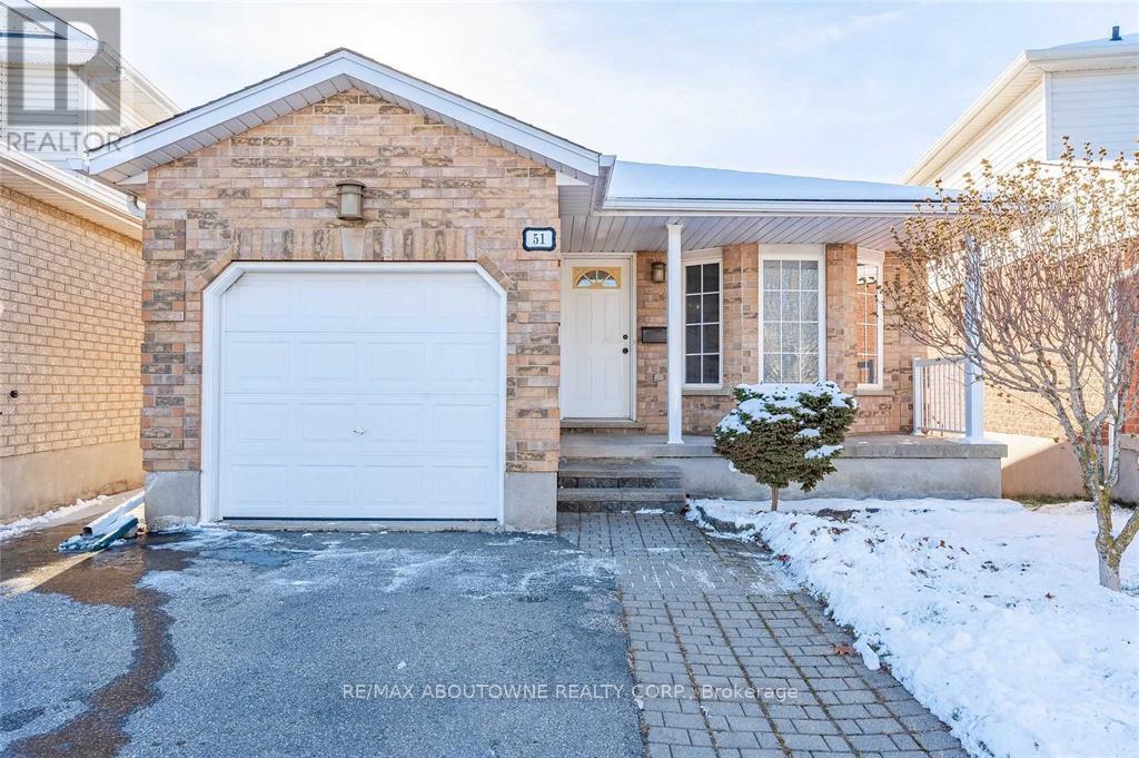Detached at MAIN - 51 BOULDER CRESCENT, Guelph (Clairfields/Hanlon Business Park)