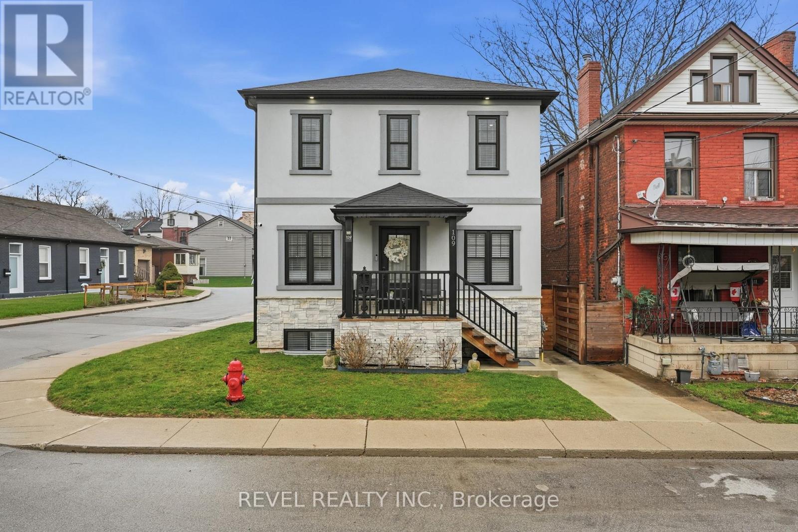 Detached at 109 RAY STREET N, Hamilton (Strathcona)