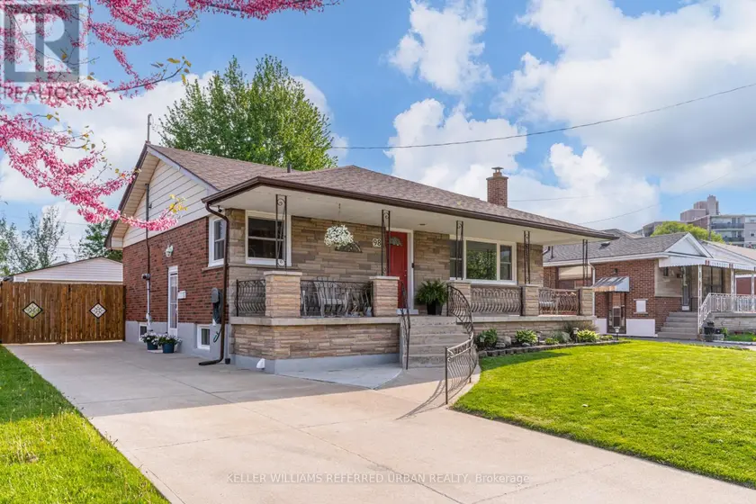 Detached at 98 DUNCOMBE DRIVE, Hamilton (Hill Park)