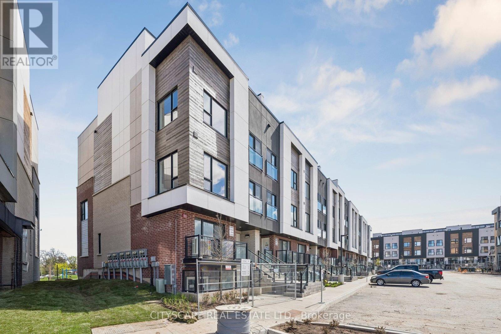 Townhouse at 201B - 16 MELBOURNE AVENUE, St. Catharines (E. Chester)