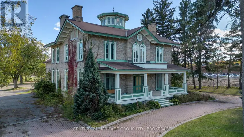 Detached at 389 KING STREET, Gananoque