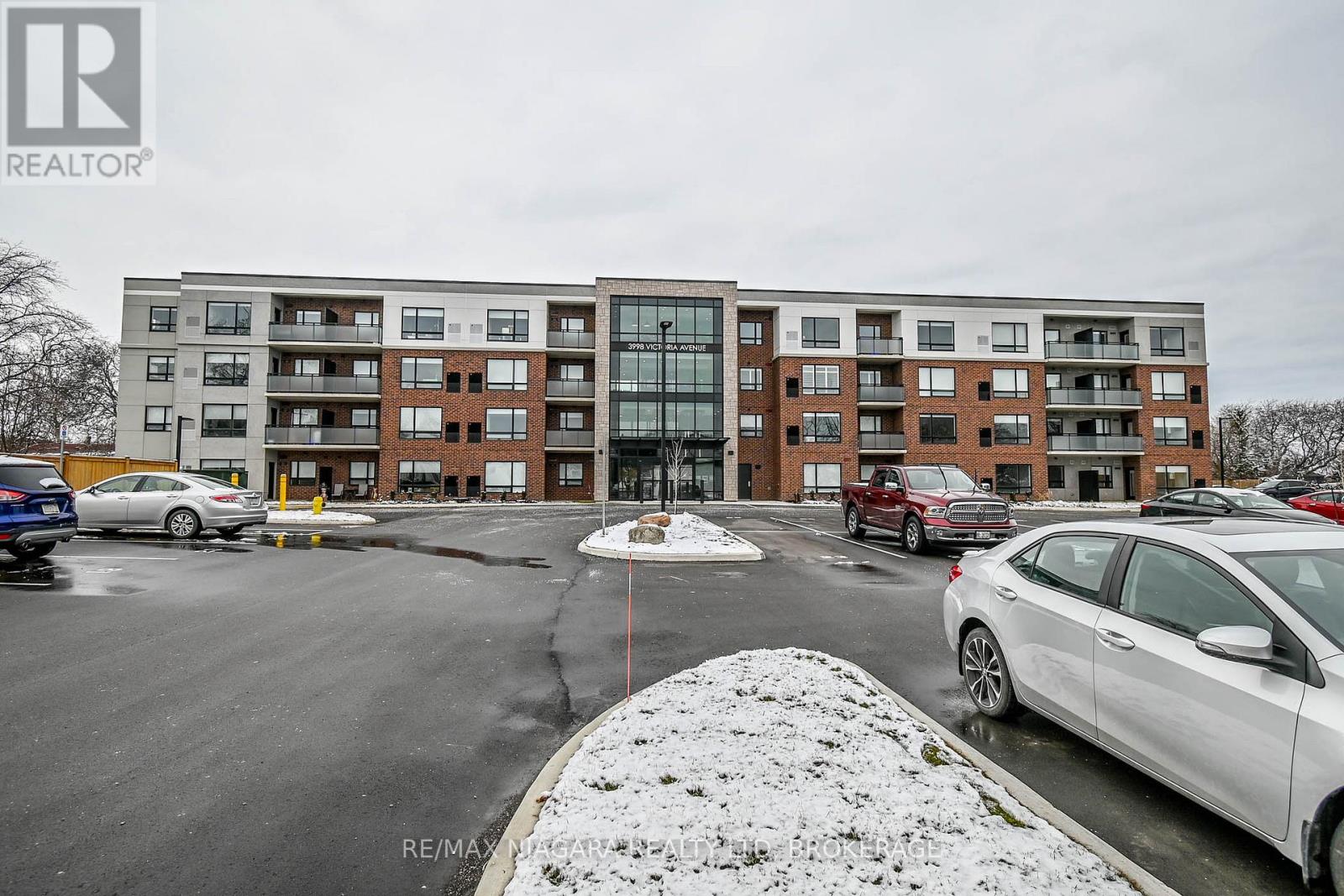 Apartment at 111 - 3998 VICTORIA AVENUE, Lincoln (Lincoln-Jordan/Vineland)