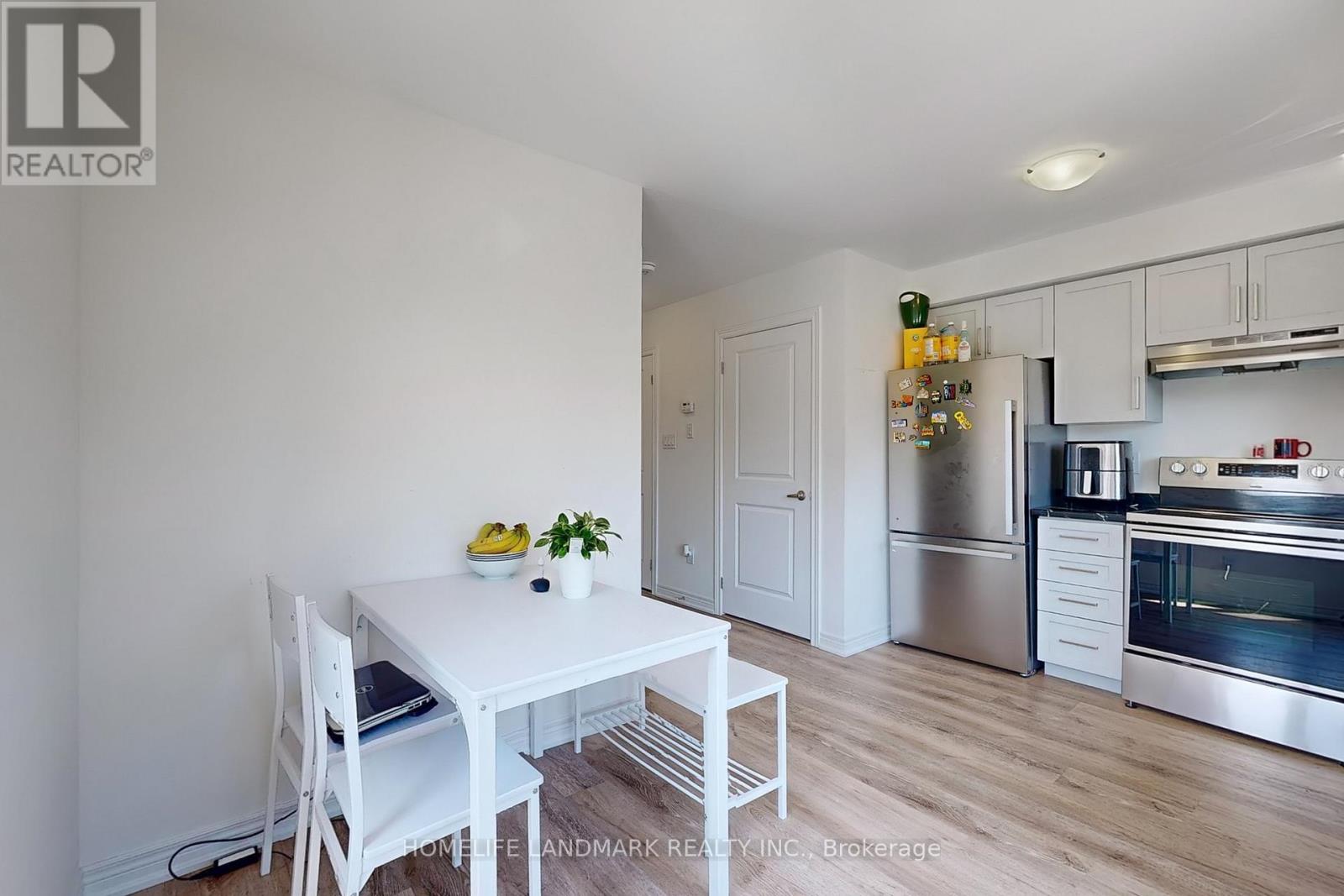 Townhouse at 2 REID AVENUE N, Hamilton