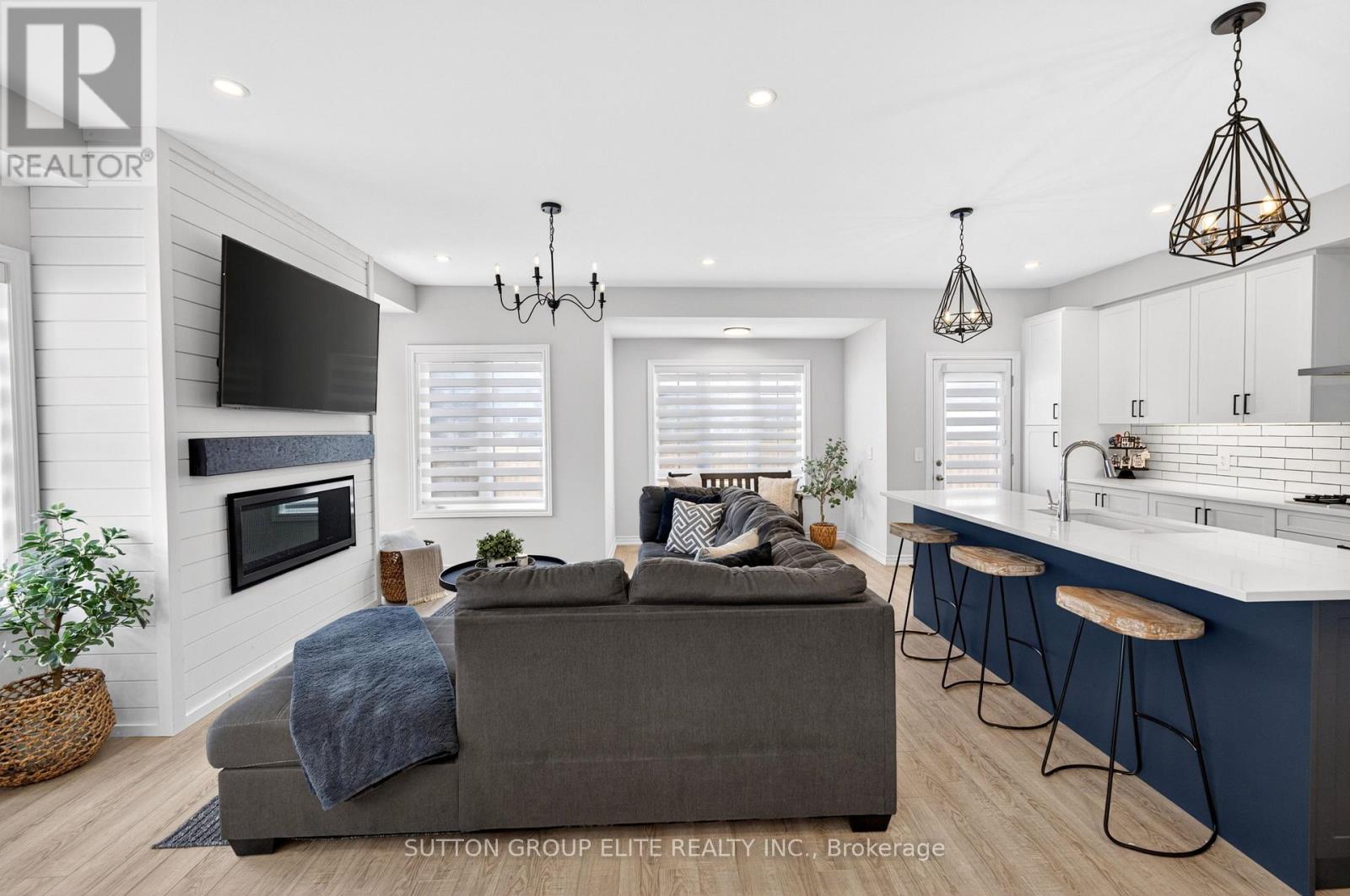 Detached at 95 ELLIOT AVENUE W, Centre Wellington