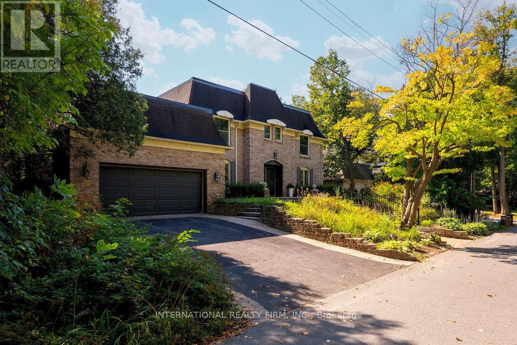 Detached at 122 WILLINGDON ROAD, Ottawa