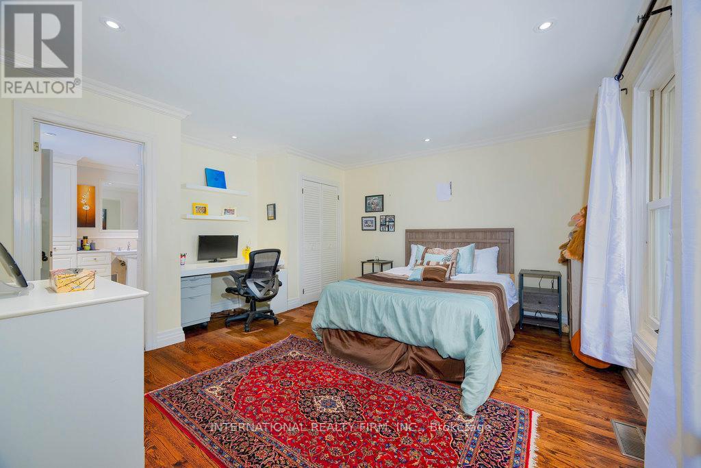 Detached at 122 WILLINGDON ROAD, Ottawa