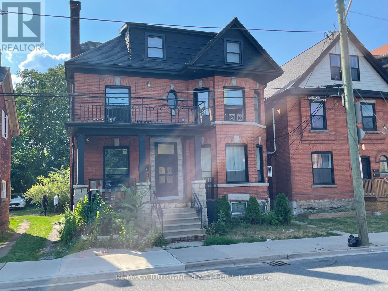Multiplex at 100 - 66 WELLINGTON STREET S, Hamilton (Corktown)
