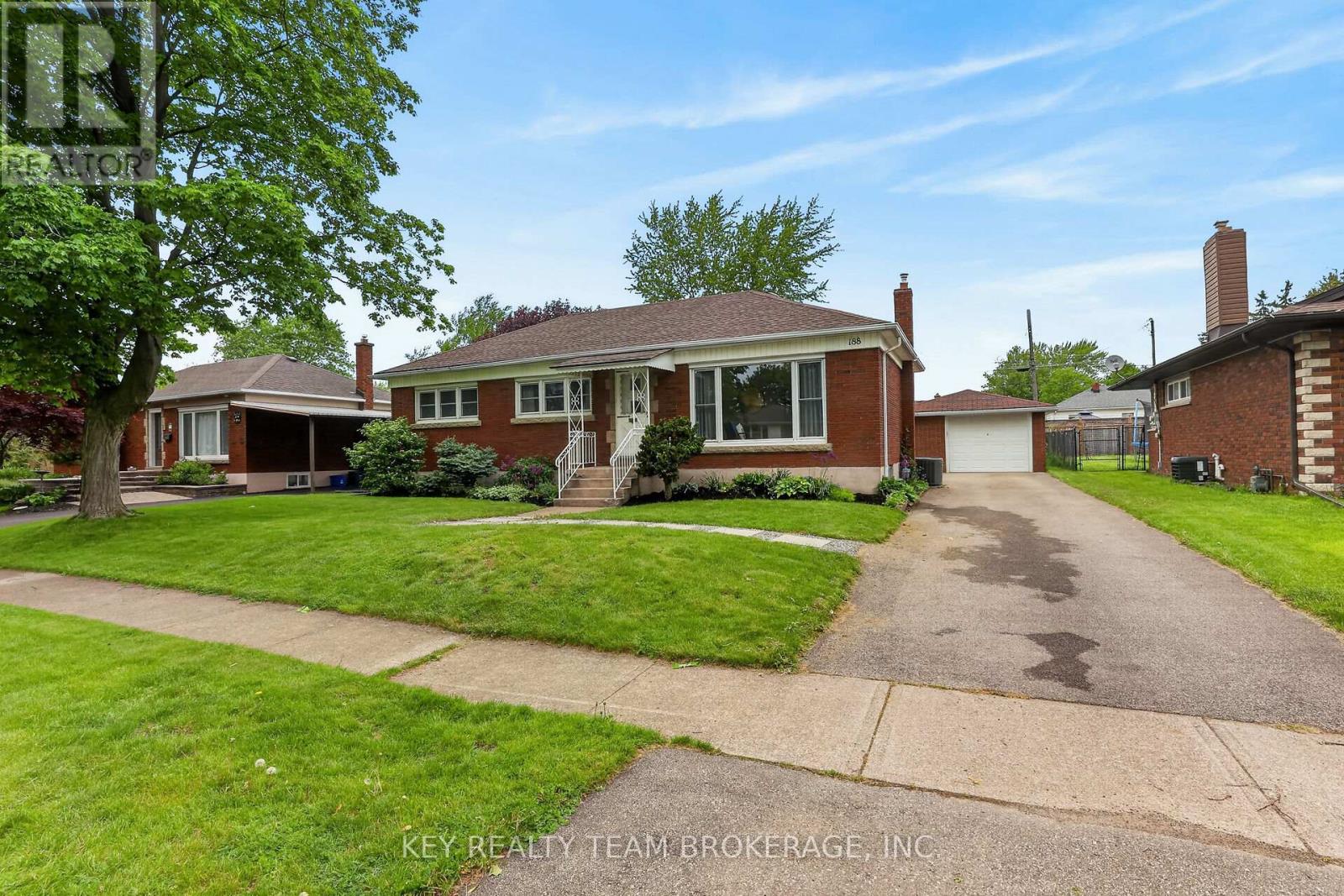 Detached at 188 PRICE AVENUE, Welland (Prince Charles)