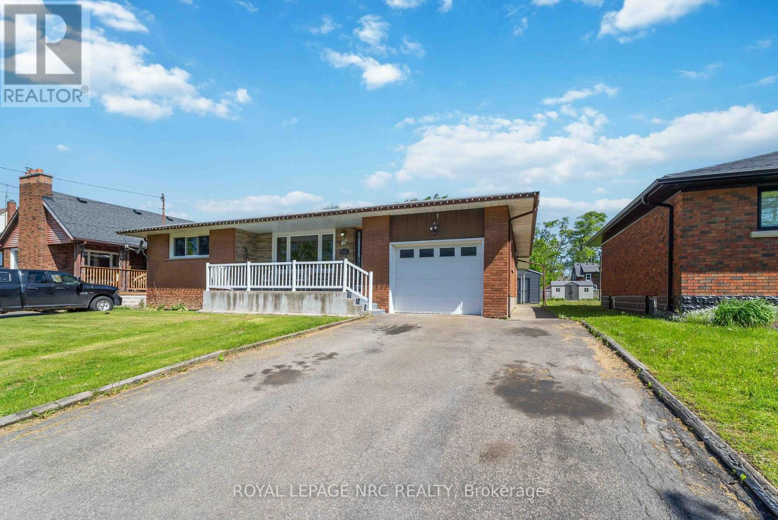 Detached at 70 SECOND STREET, Welland