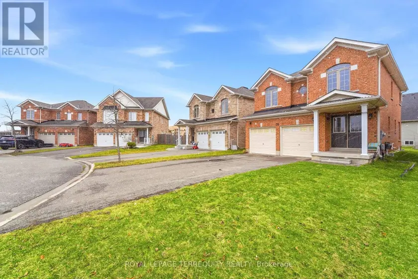 Detached at 35 COLONEL LYALL STREET, St. Catharines