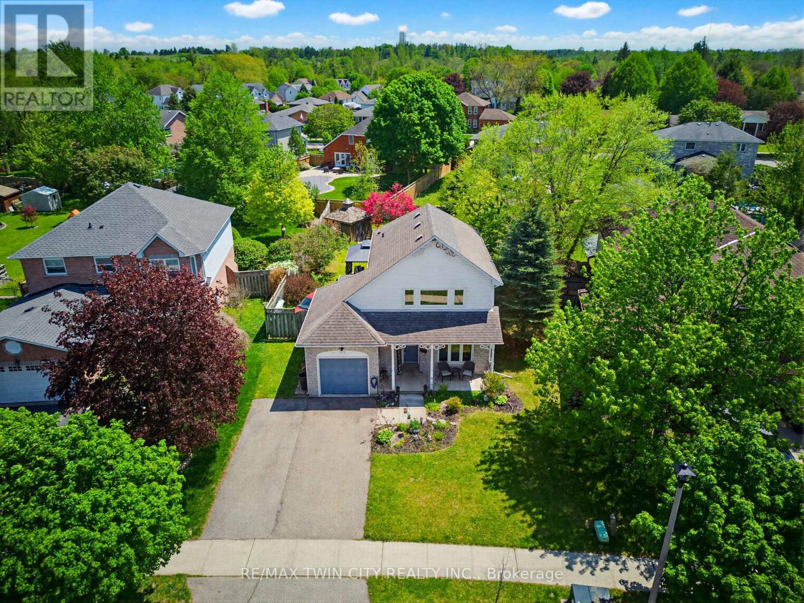 Detached at 219 INGLIS STREET, North Dumfries