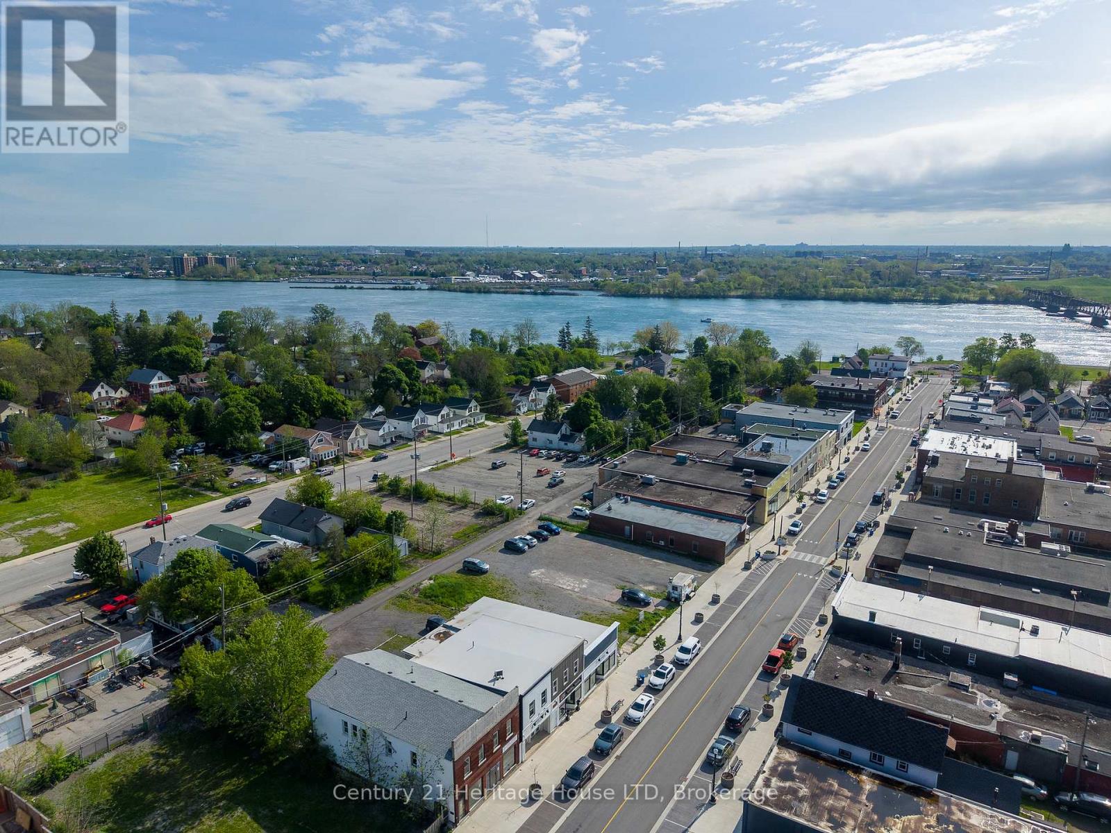 Multiplex at 20 DUFFERIN STREET, Fort Erie