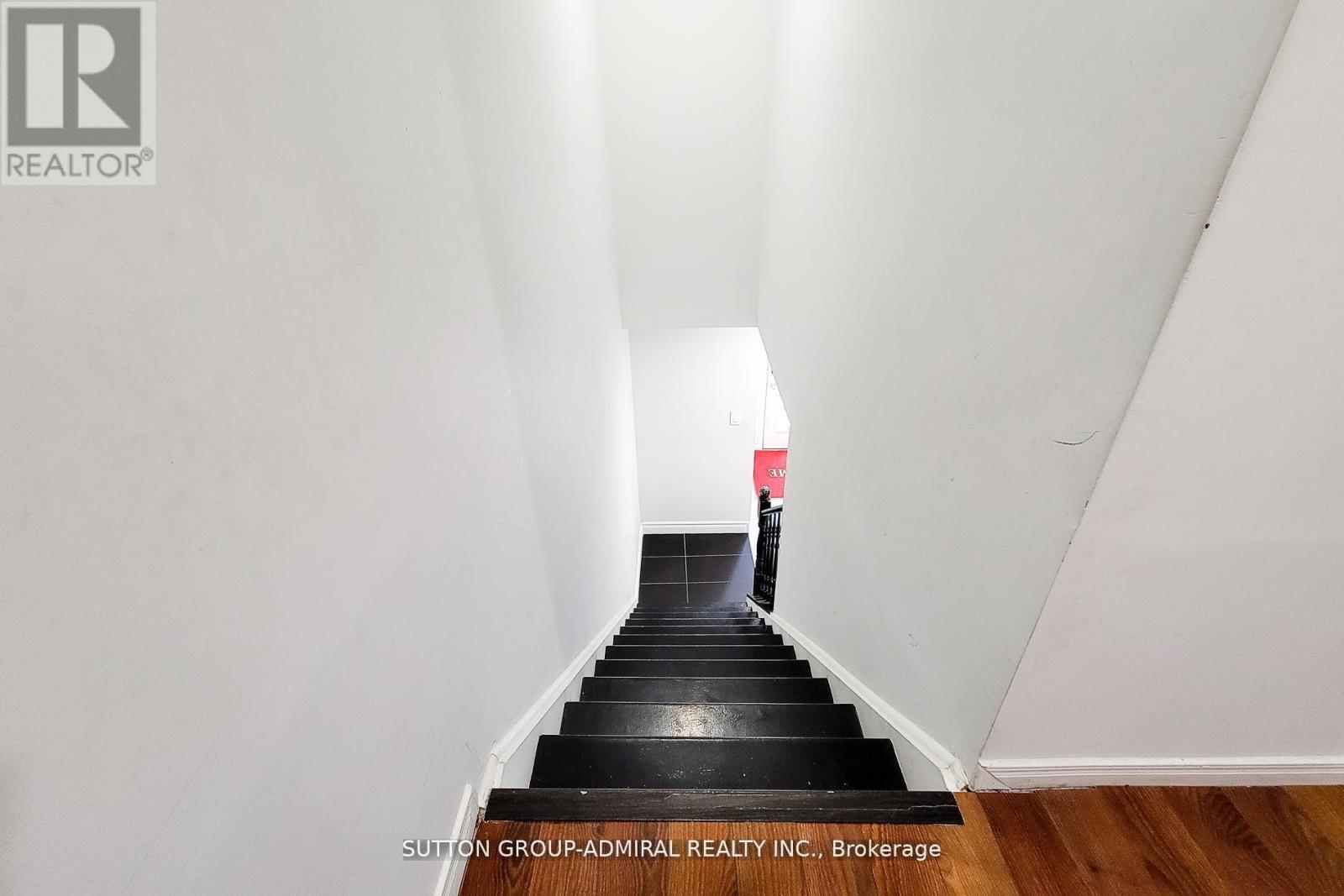Townhouse at 52 - 2 ROYALWOOD COURT, Hamilton