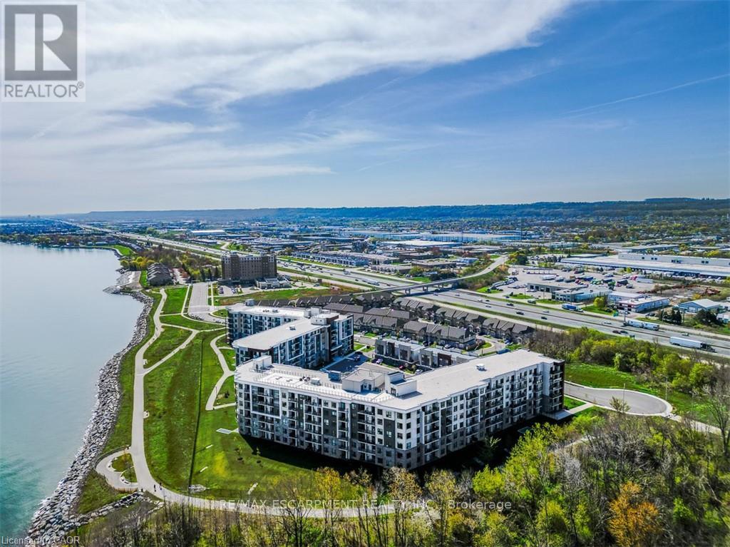 Apartment at 102 - 125 SHOREVIEW PLACE, Hamilton (Lakeshore)