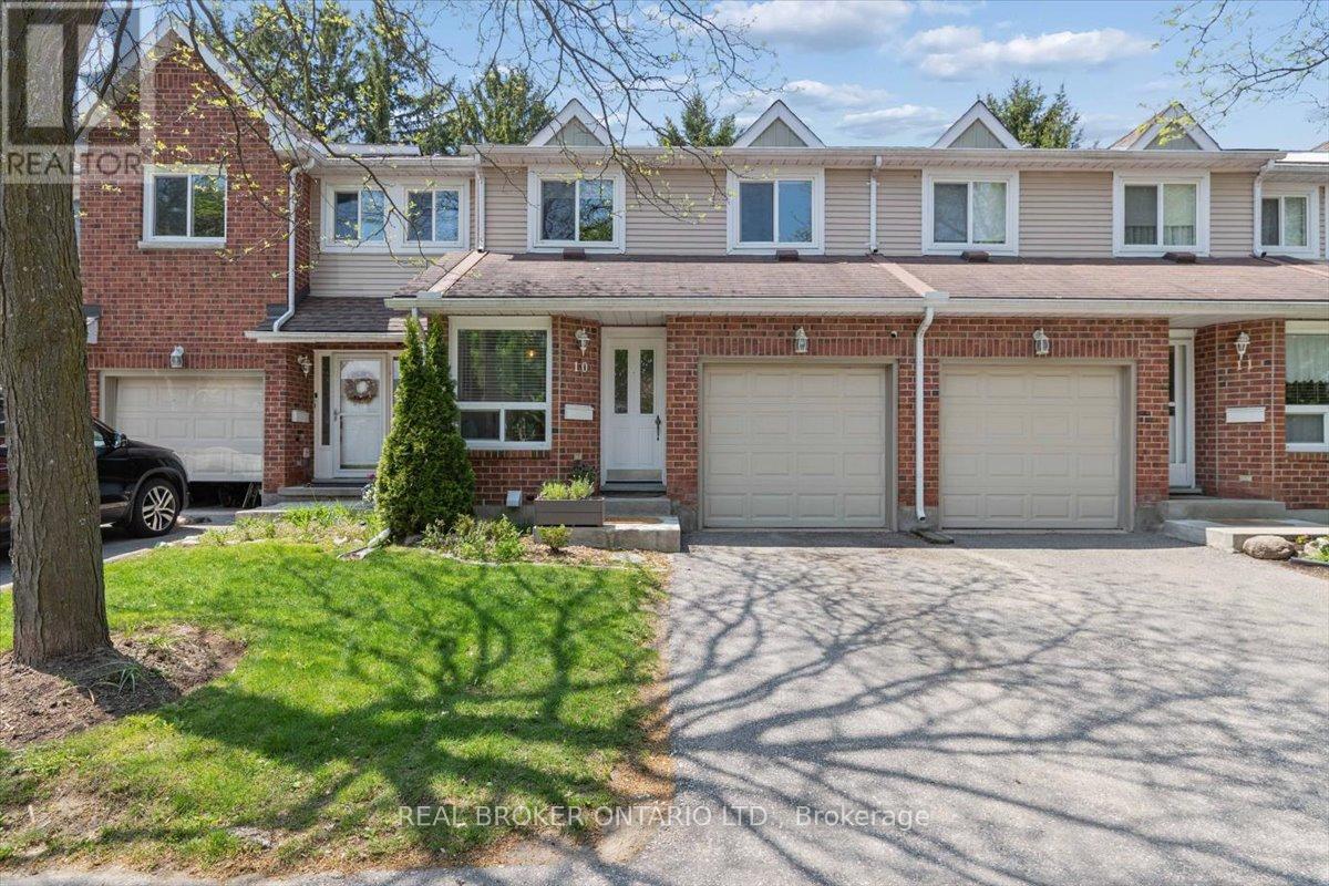 Townhouse at 10 - 180 HIGHLAND CRESCENT, Kitchener