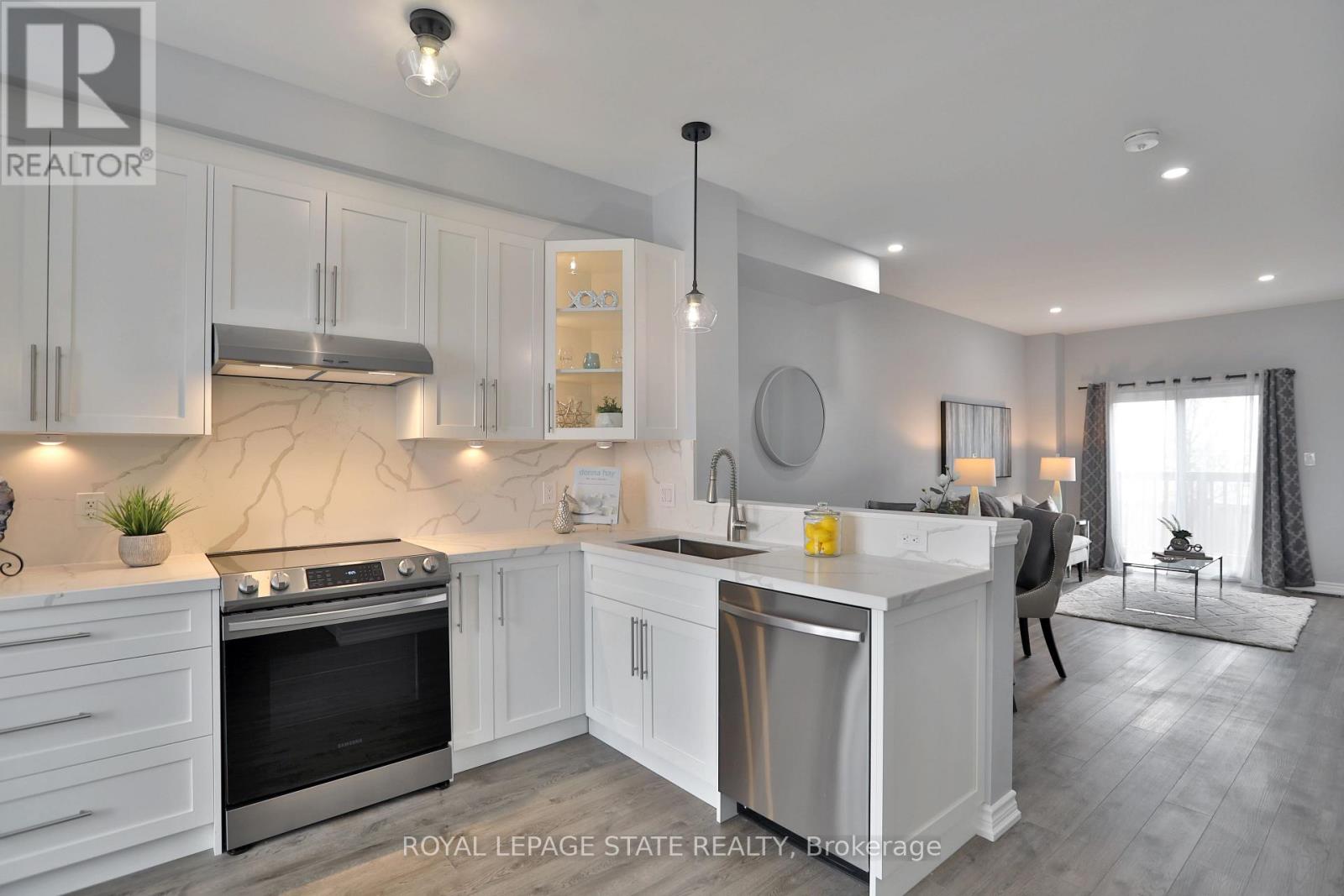 Townhouse at 45 EDENROCK DRIVE, Hamilton