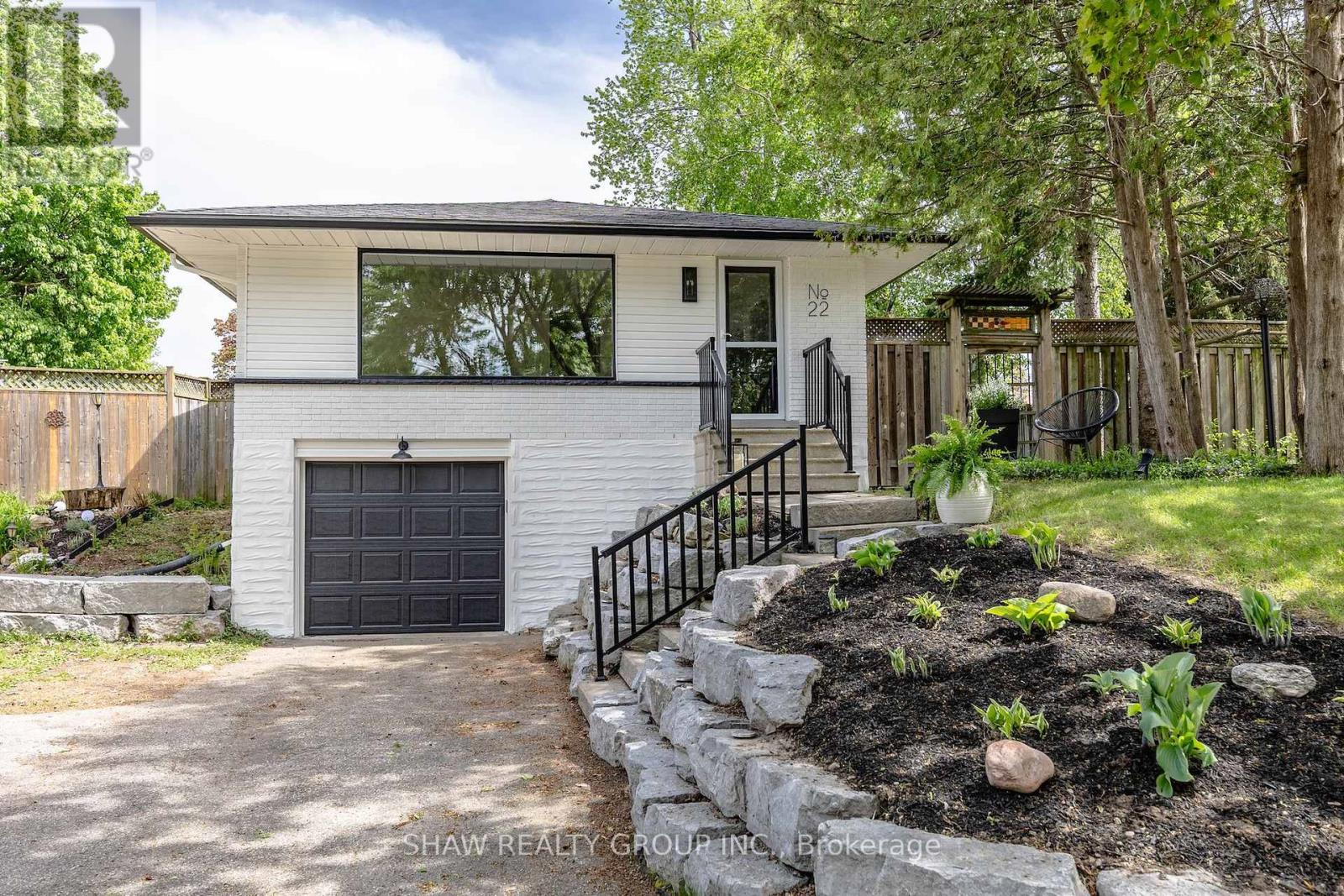 Detached at 22 CHARLOTTE CRESCENT, Kitchener