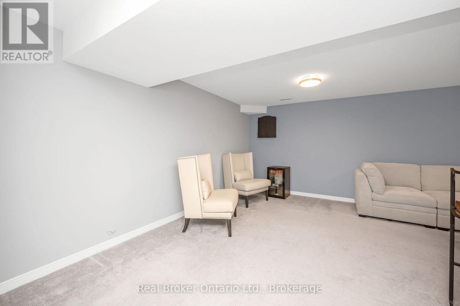 Townhouse at 23 BELLFLOWER BOULEVARD, Hamilton
