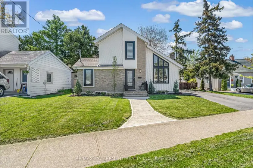 Detached at 168 CARLTON STREET, St. Catharines