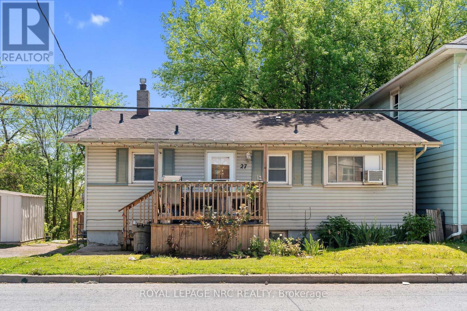 Detached at 27 GALE CRESCENT, St. Catharines (E. Chester)