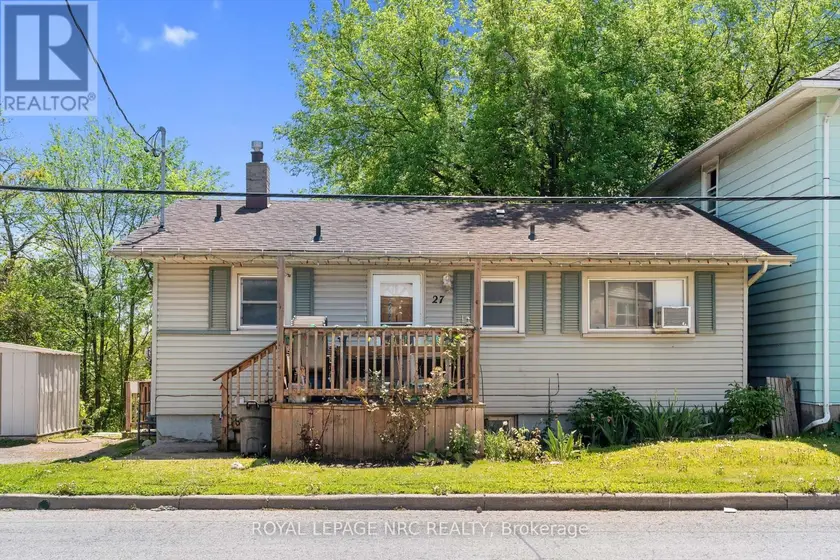 Detached at 27 GALE CRESCENT, St. Catharines