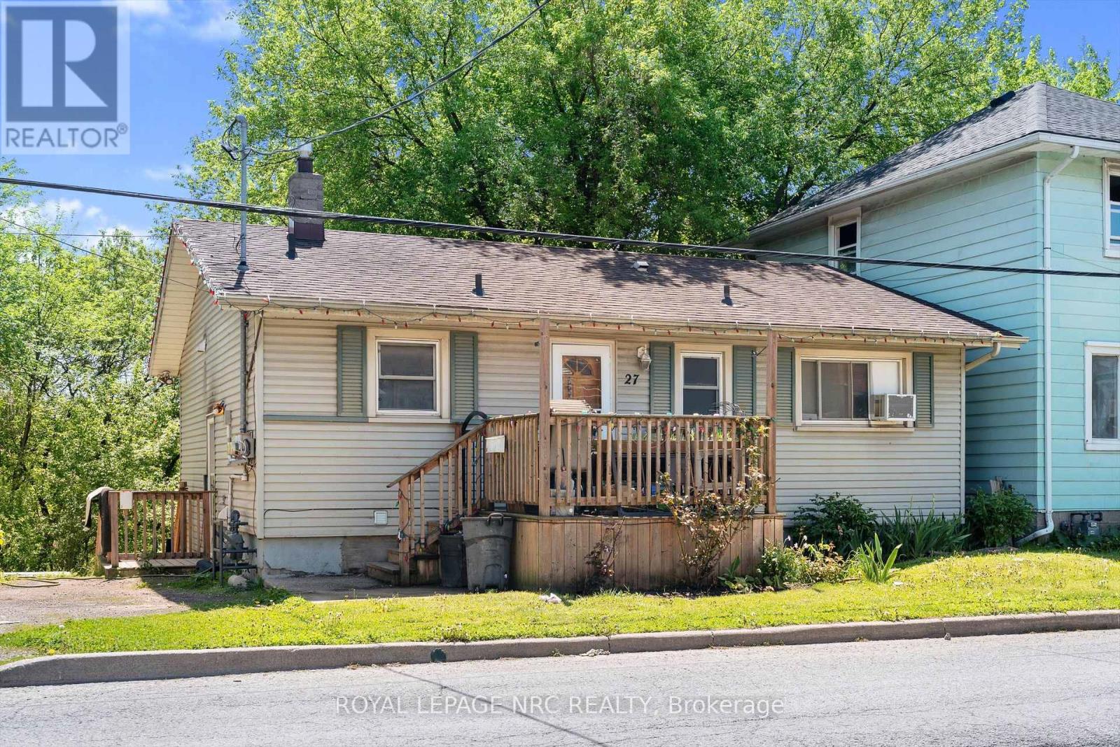 Detached at 27 GALE CRESCENT, St. Catharines