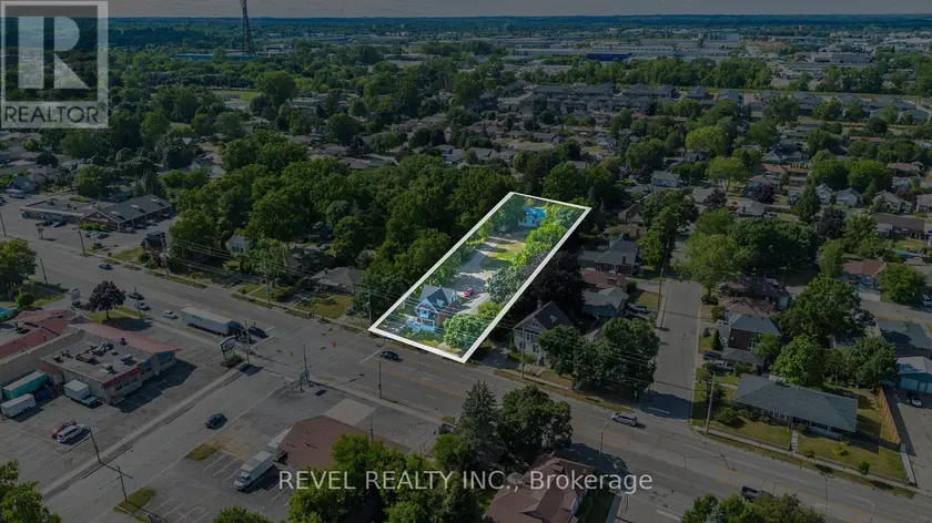 Detached at 816 COLBORNE STREET E, Brantford