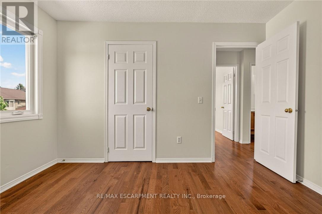 Townhouse at 19 - 11 PIRIE DRIVE, Hamilton