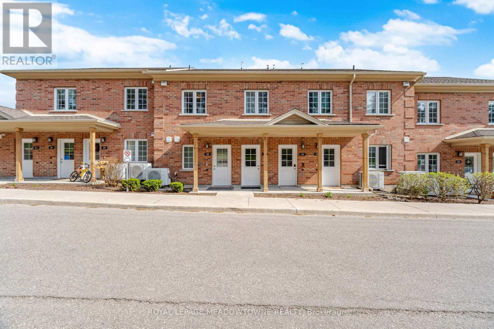 Townhouse at 207 - 7 CITYVIEW DRIVE S, Guelph (Grange Road)