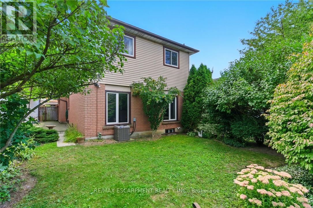 Detached at 39 MEGNA COURT, Hamilton