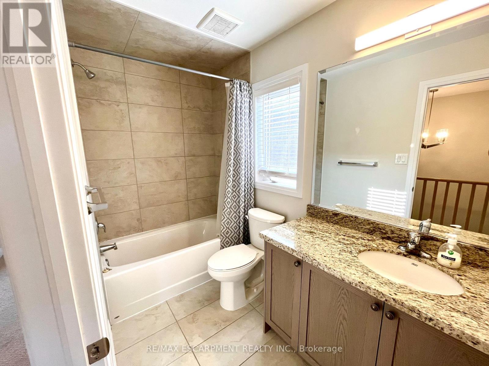 Townhouse at 21 - 270 MELVIN AVENUE, Hamilton