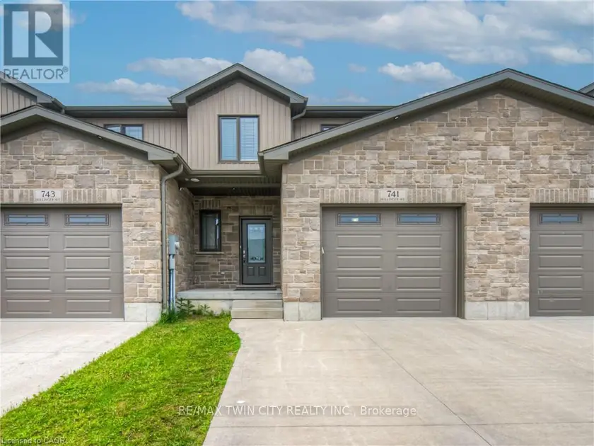 Townhouse at 741 HOLLINGER AVENUE, North Perth