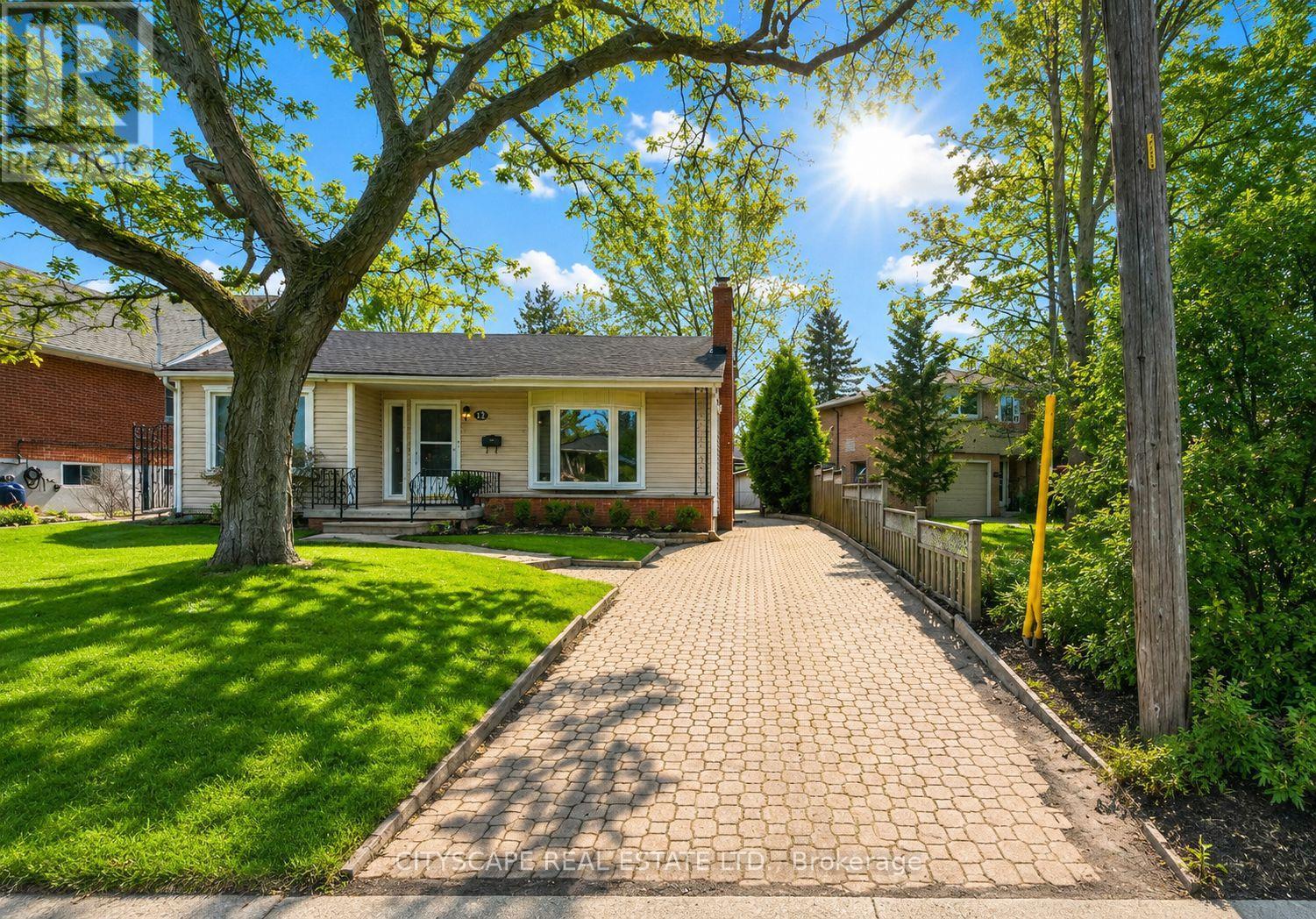 Detached at 17 RITA STREET, Hamilton (Dundas)