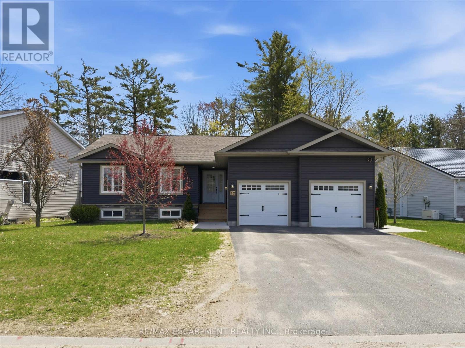 Detached at 10 THAIN STREET W, Gravenhurst (Muskoka (S))