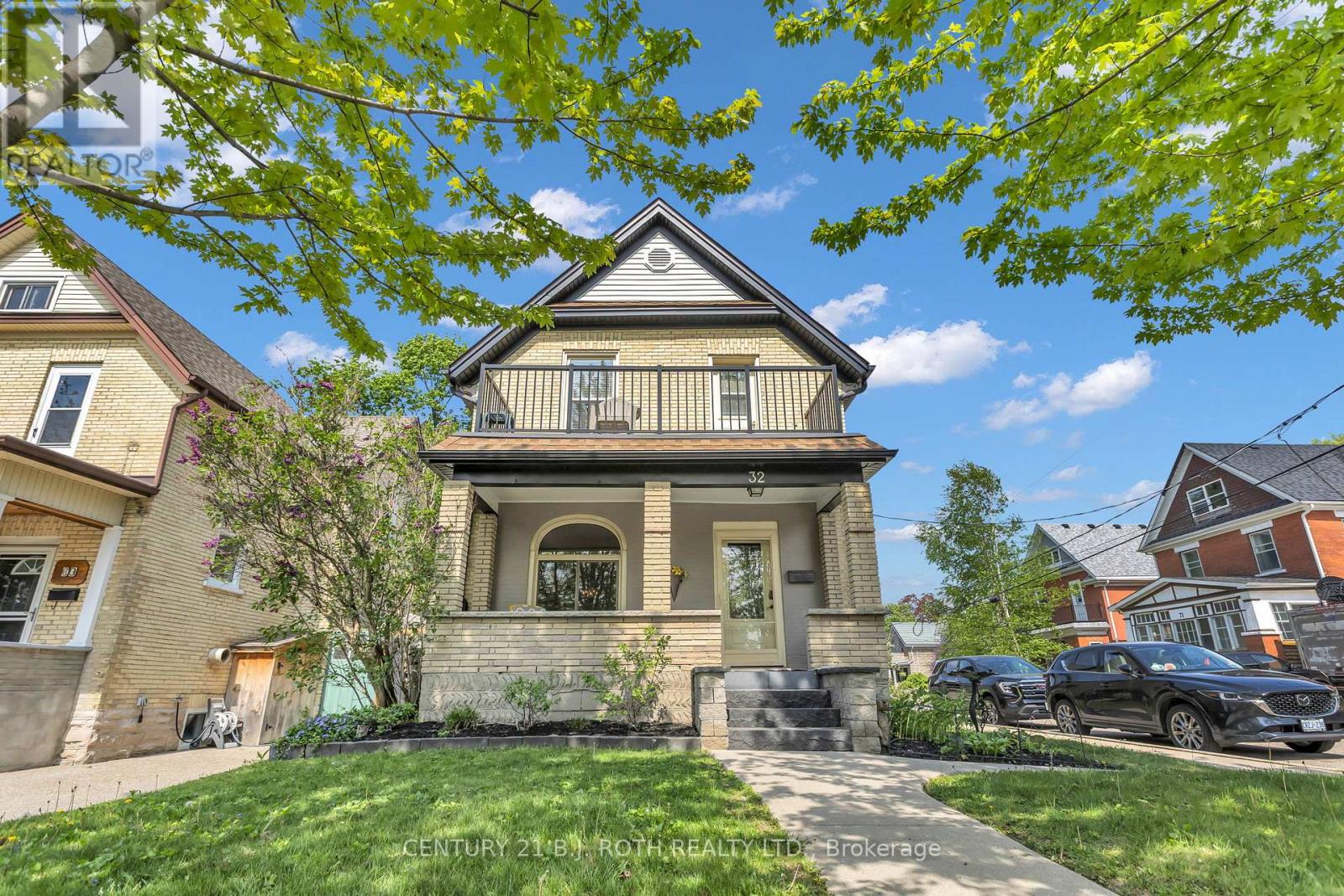 Detached at 32 SAMUEL STREET, Kitchener