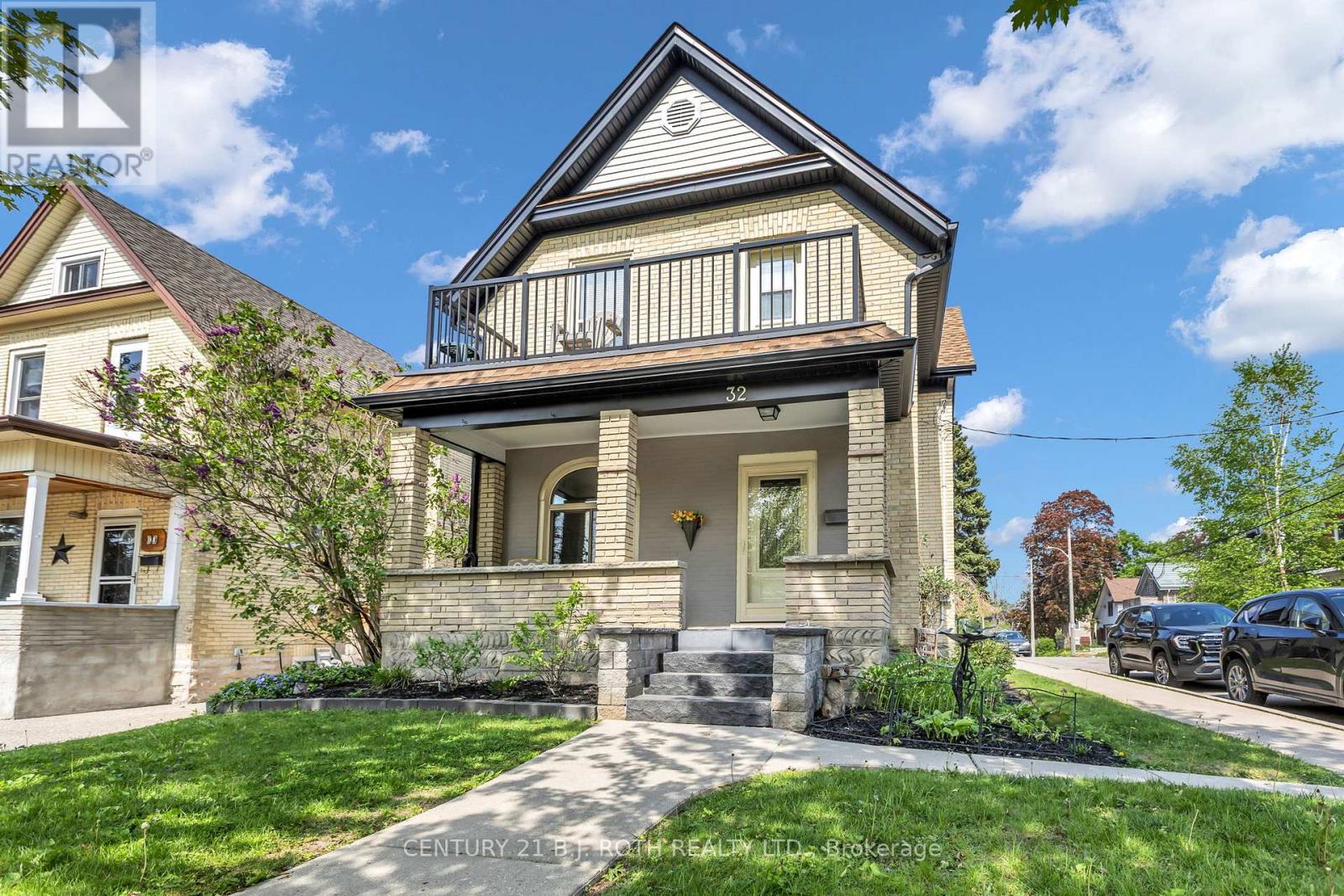 Detached at 32 SAMUEL STREET, Kitchener