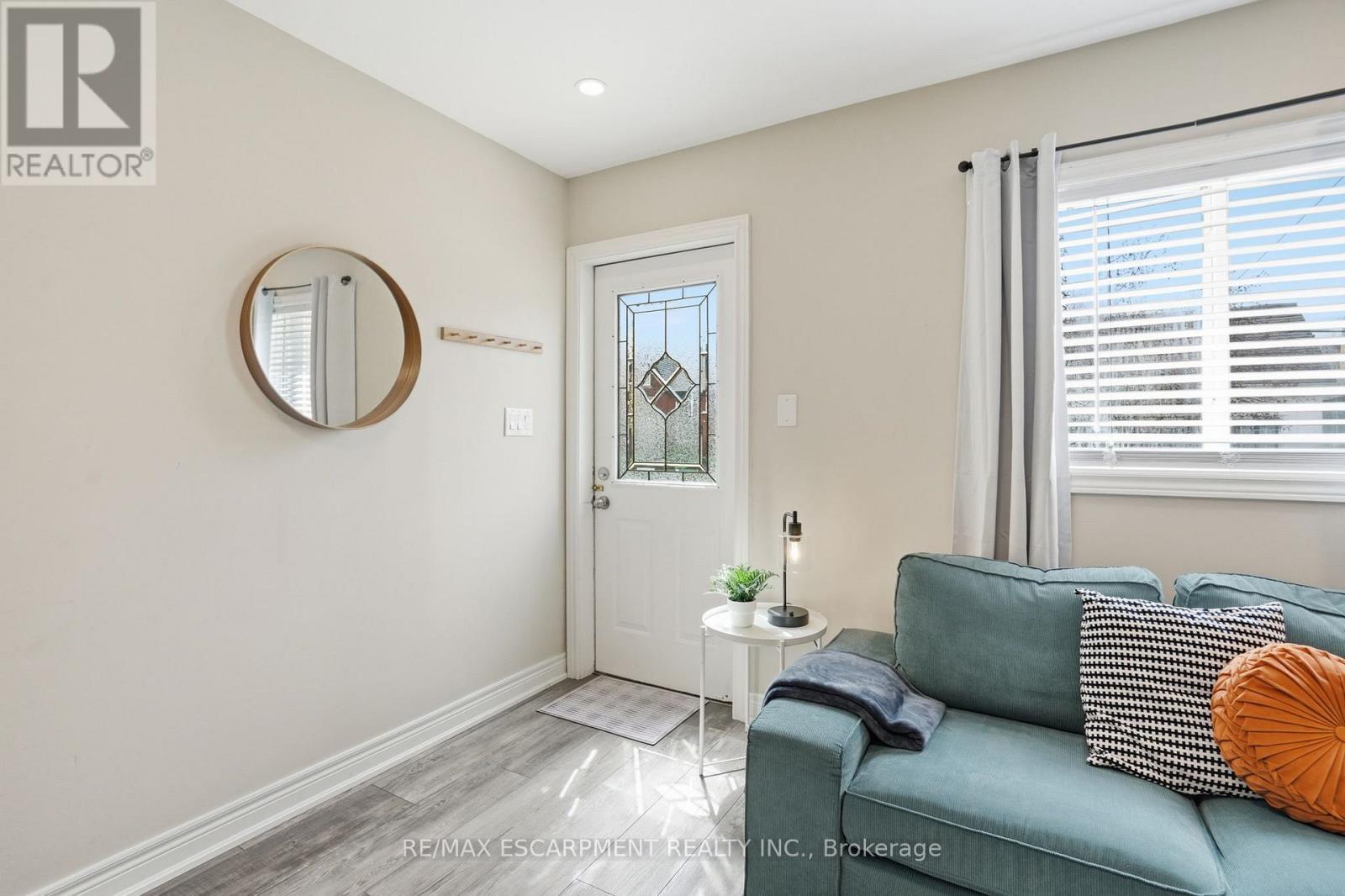 Detached at 390 HUNTER STREET W, Hamilton (Kirkendall)
