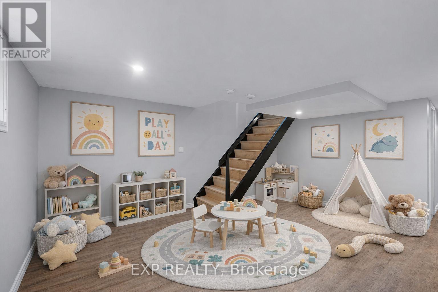 Detached at 164 COLBORNE STREET W, Kawartha Lakes