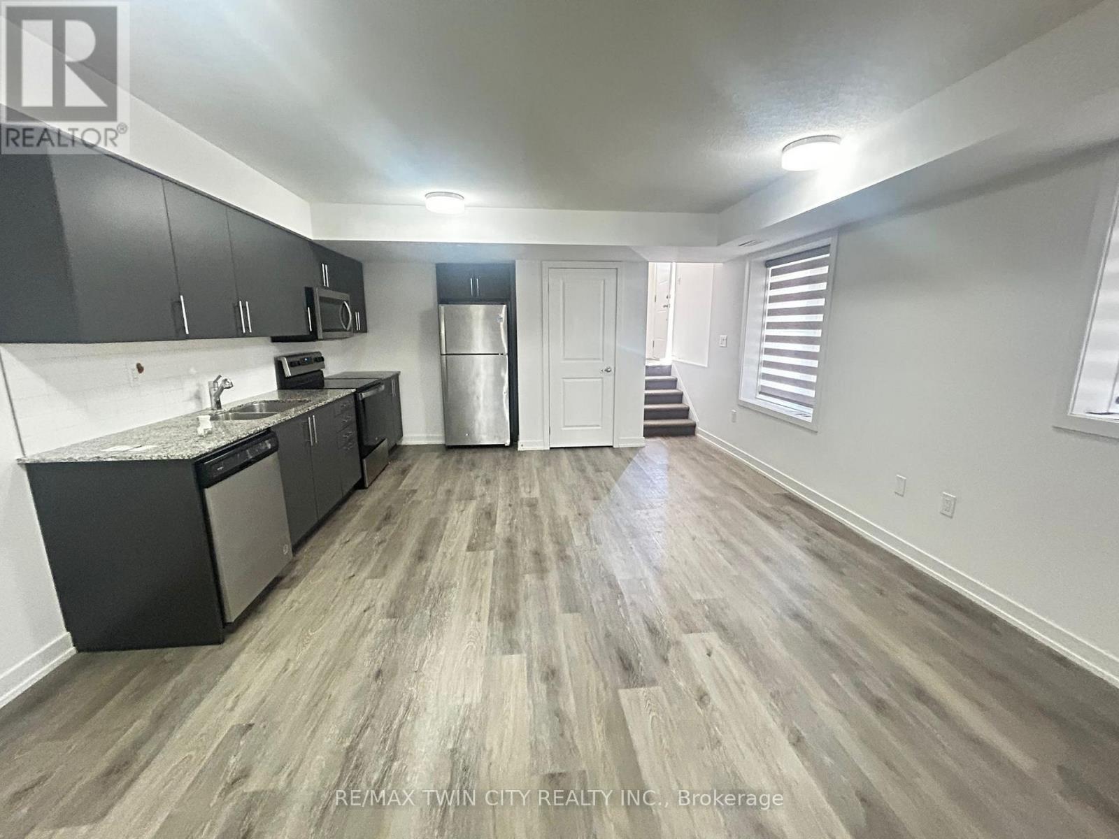 Townhouse at 32 - 205 WEST OAK TRAIL, Kitchener