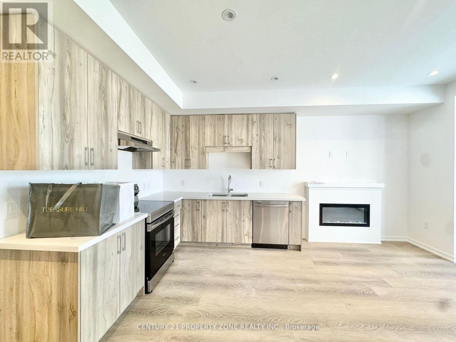 Townhouse at 49 KINGBIRD COMMON, Cambridge