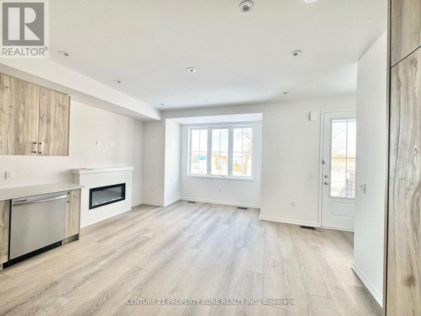 Townhouse at 49 KINGBIRD COMMON, Cambridge