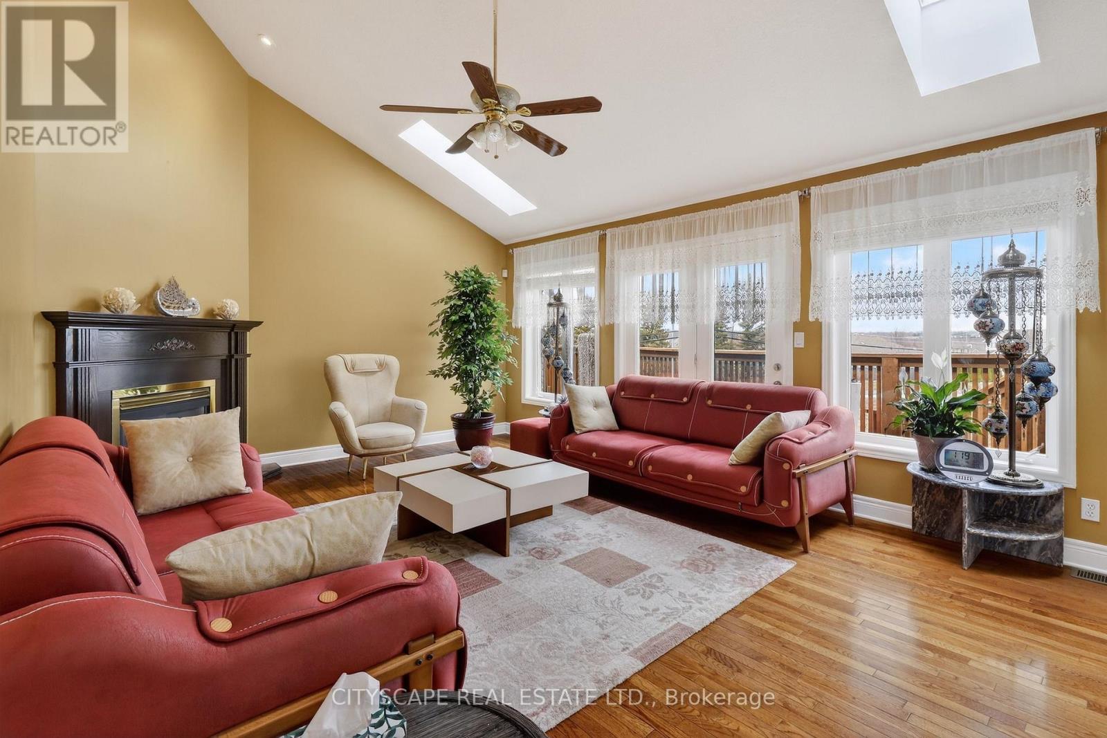 Detached at 1100 EARNHART STREET, Kingston