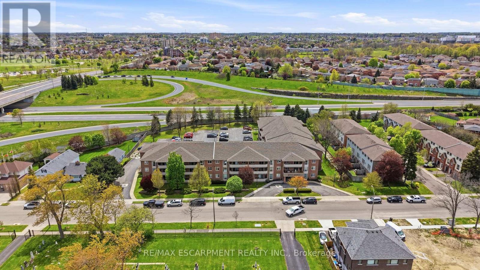 Apartment at 303 - 416 LIMERIDGE ROAD, Hamilton (Bruleville)