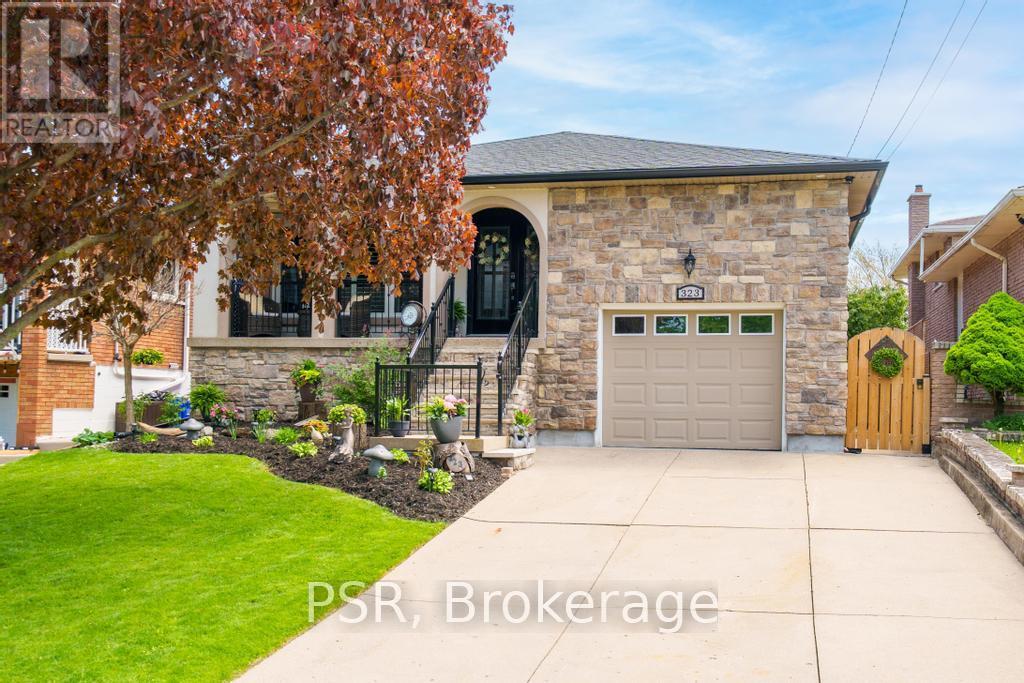 Detached at 323 QUEEN VICTORIA DRIVE, Hamilton (Quinndale)