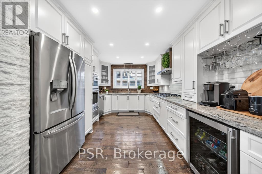 Detached at 323 QUEEN VICTORIA DRIVE, Hamilton
