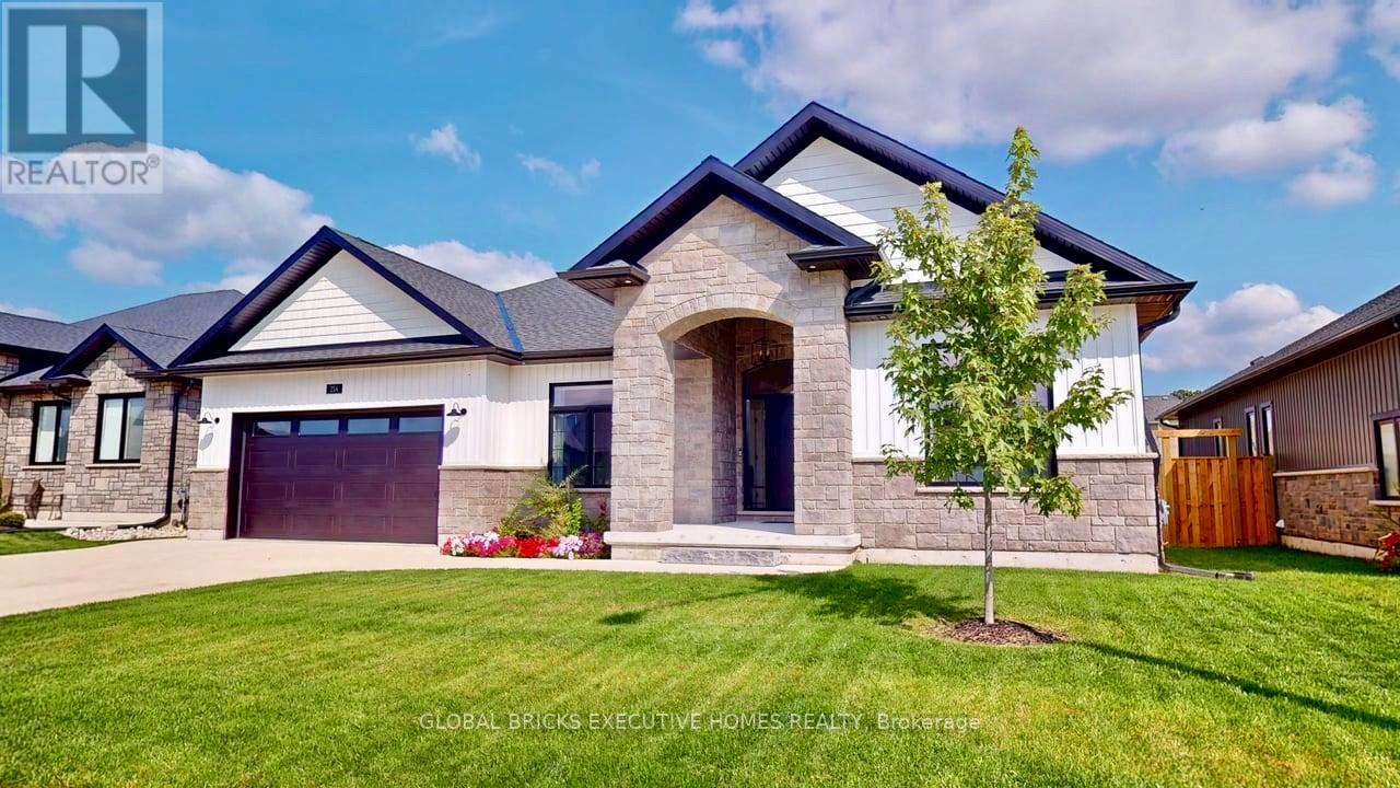 Detached at 214 IRISHWOOD LANE, Brockton
