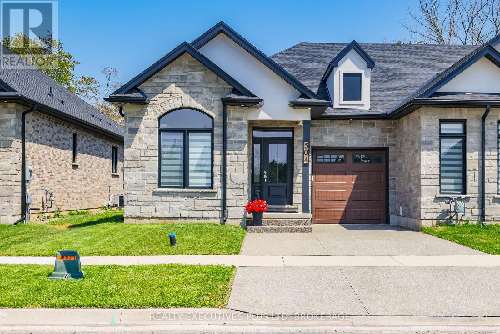 Townhouse at 504 ROYAL RIDGE COURT, Fort Erie (Ridgeway)