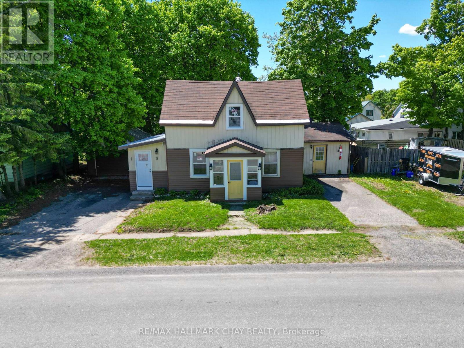 Multiplex at 635 FIRST STREET S, Gravenhurst